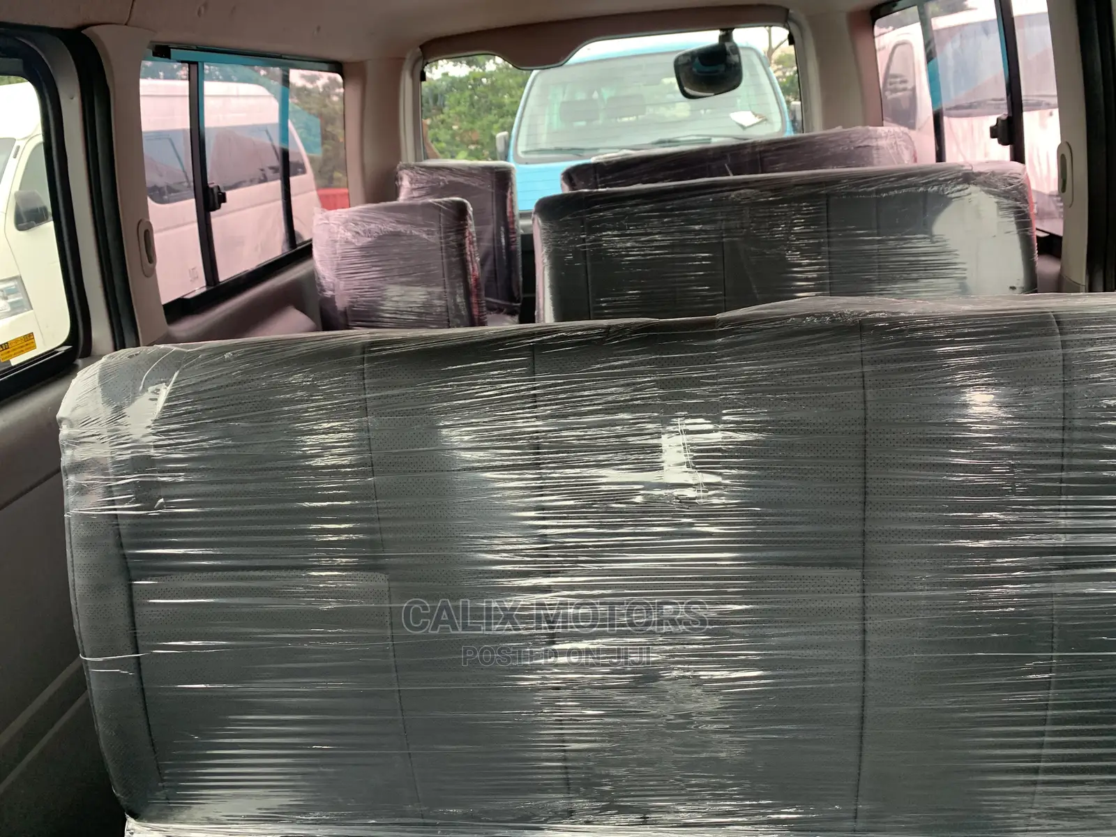 Toyota HiAce 2010 Silver