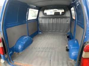 Toyota HiAce 2004 Blue