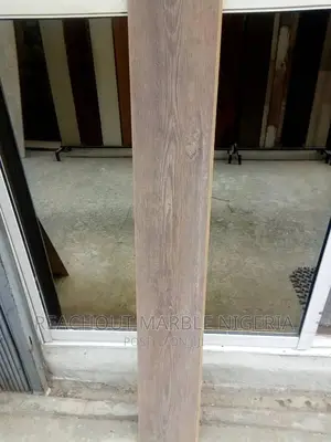 Pure Wooden Floor With Underlayers