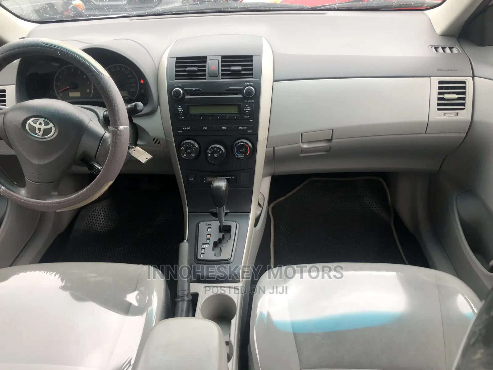 Toyota Corolla 2010 Silver