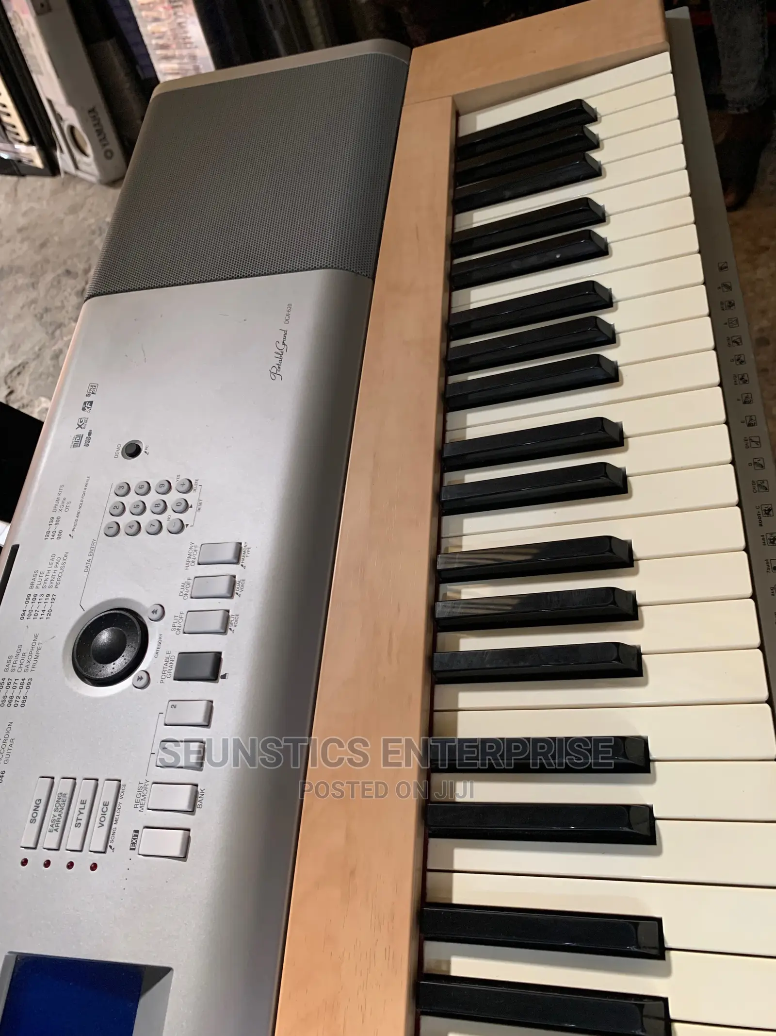 Yamaha Portable Grand DGX 620 Piano/Keyboard