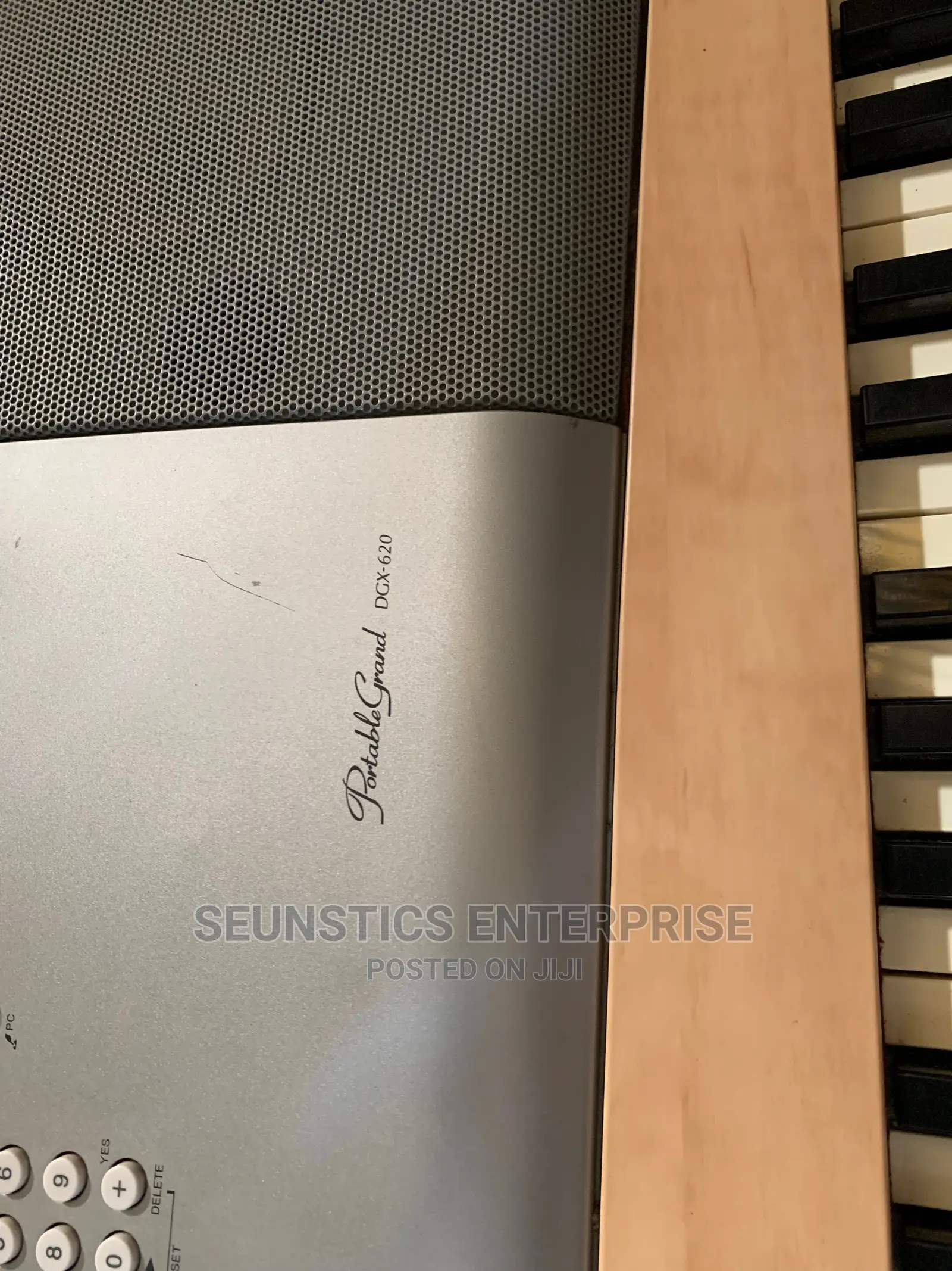 Yamaha Portable Grand DGX 620 Piano/Keyboard