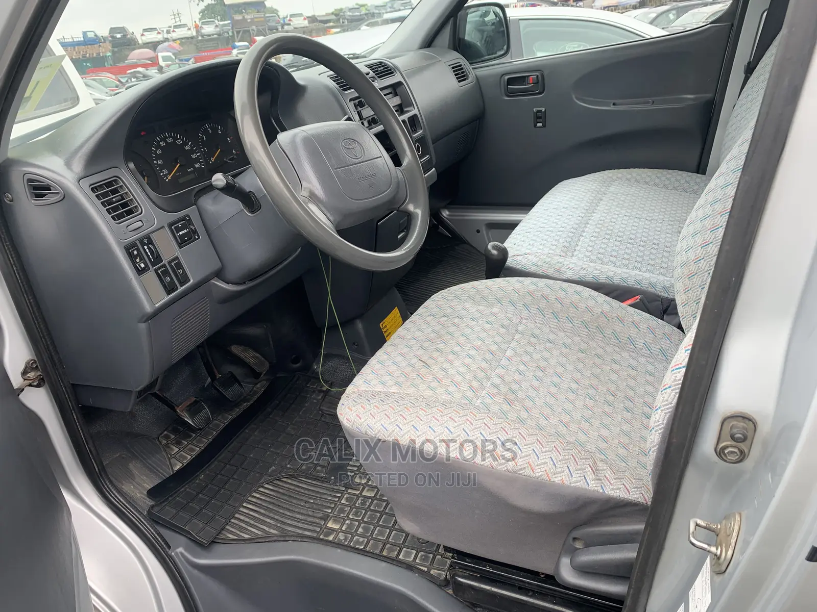 Toyota HiAce 2004 Silver