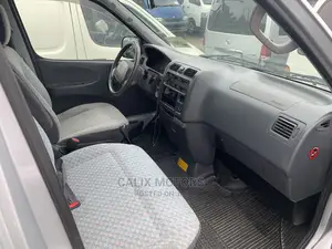 Toyota HiAce 2004 Silver