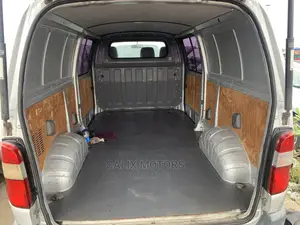 Toyota HiAce 2004 Silver