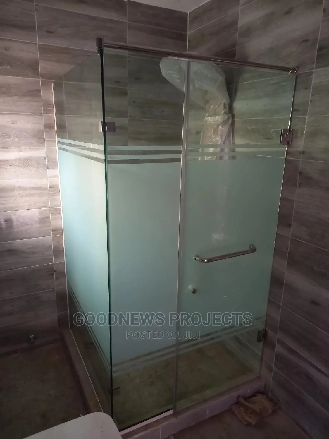 Frosted Hinge Shower Cubicle