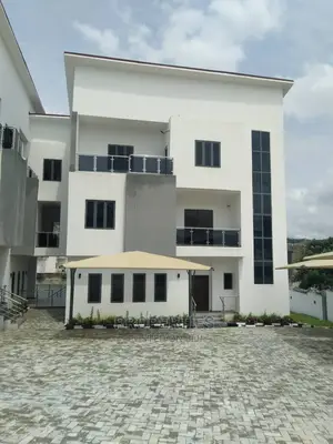 4bdrm Duplex in Guzape District for sale