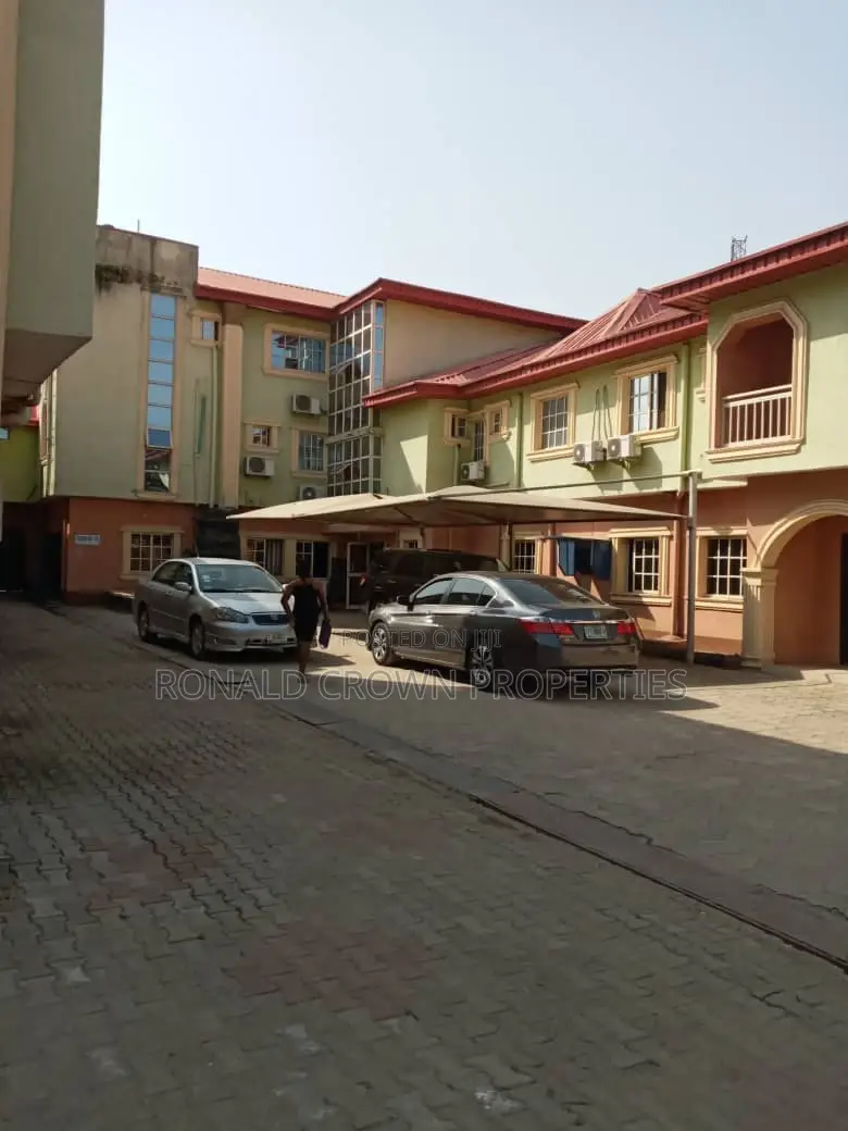 Functional 45 Rooms Hotel With Bar and Hall