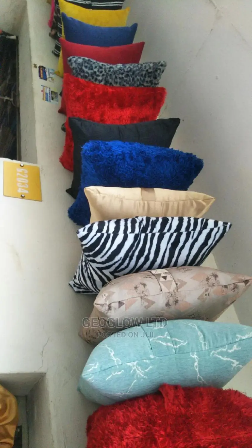 High Quality Fiber Throw Pillows