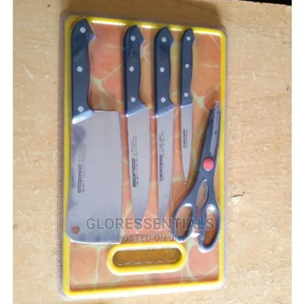 Set of Kitchen Knife With Chopping Board