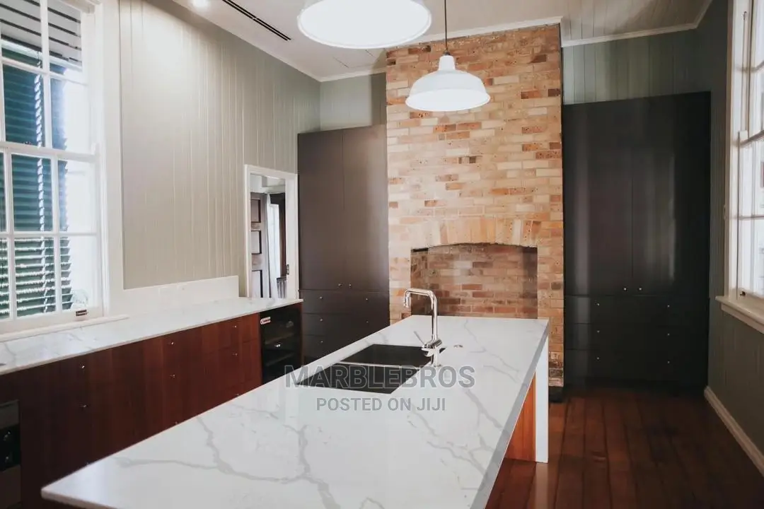 White Marble Top MB+