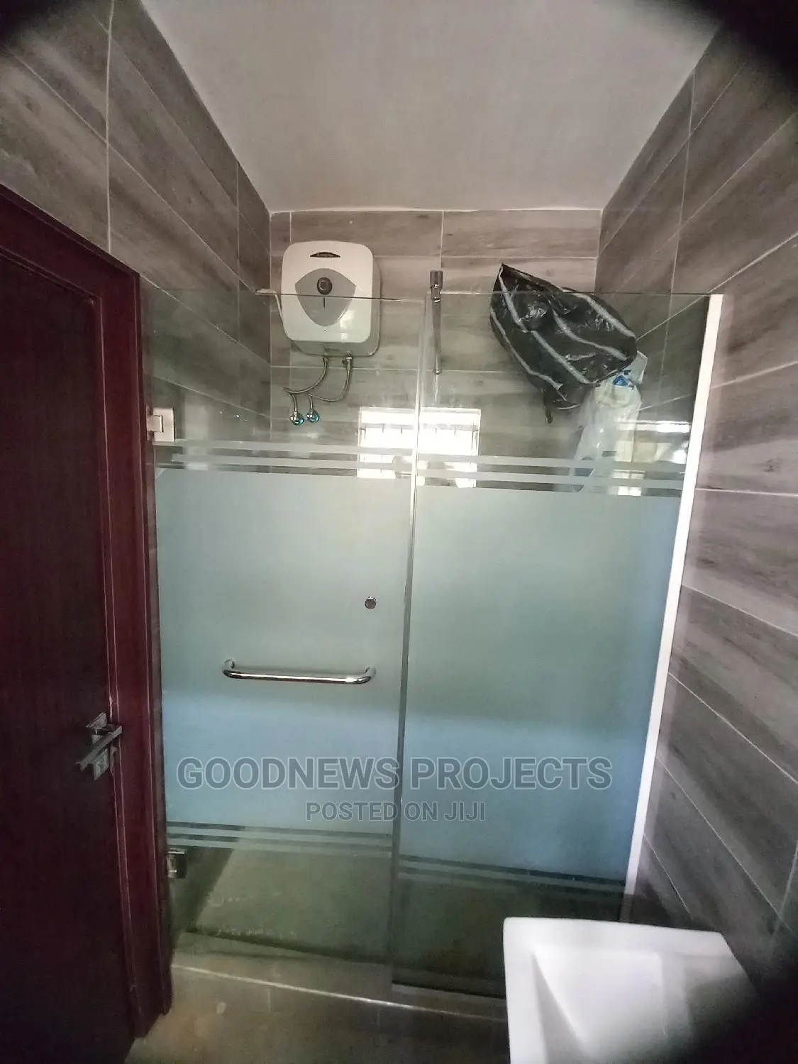 Designed Hinge Shower Glass