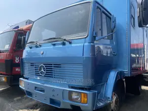 Very Clean and Sharp Mercedes 814 Container Body