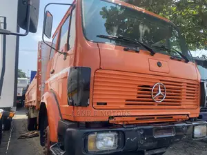 Very Clean and Sharp Mercedes 1217