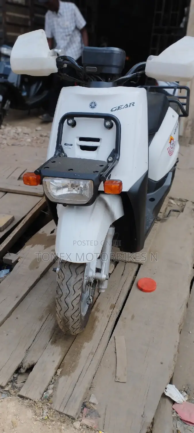 Yamaha Gear 2018 White