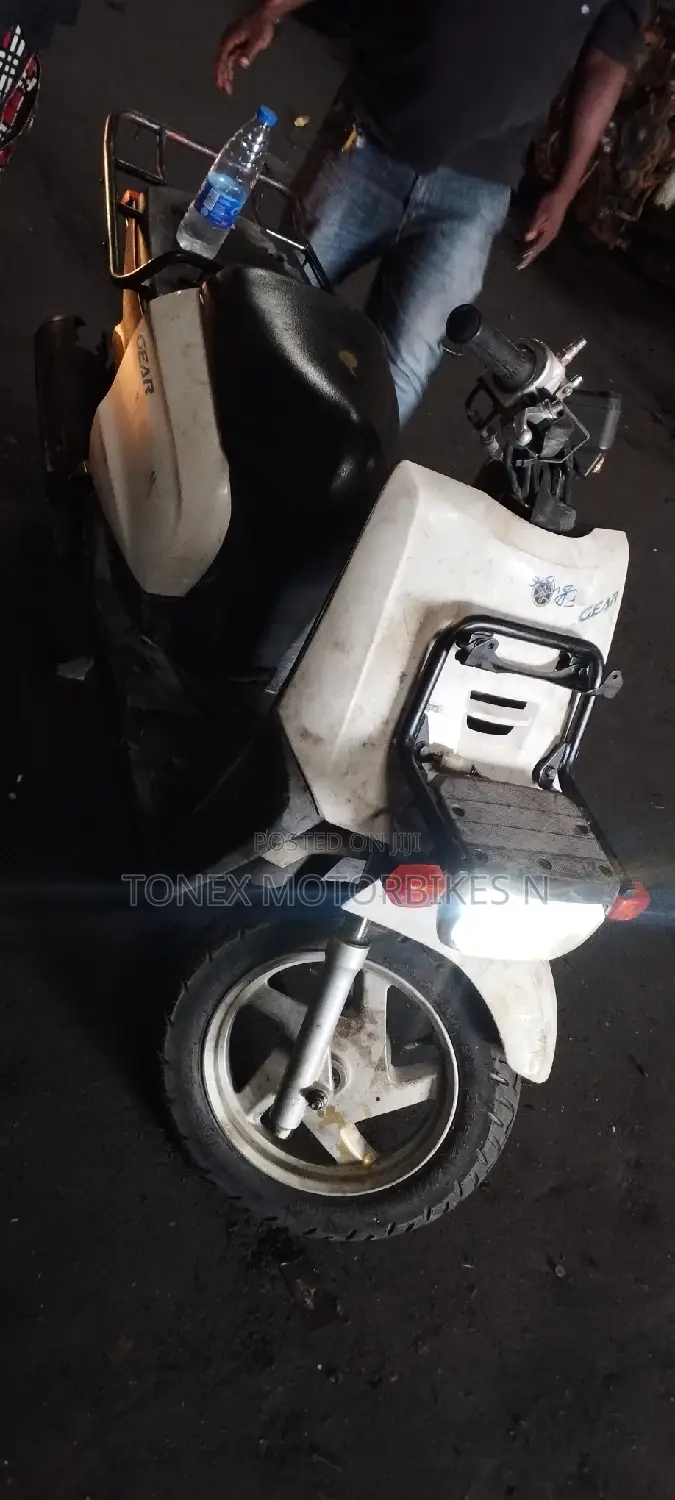Yamaha Gear 2018 White