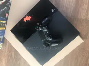 Verified Ps4 Regular Console + 1pad and Fifa25, Cod Vanguard