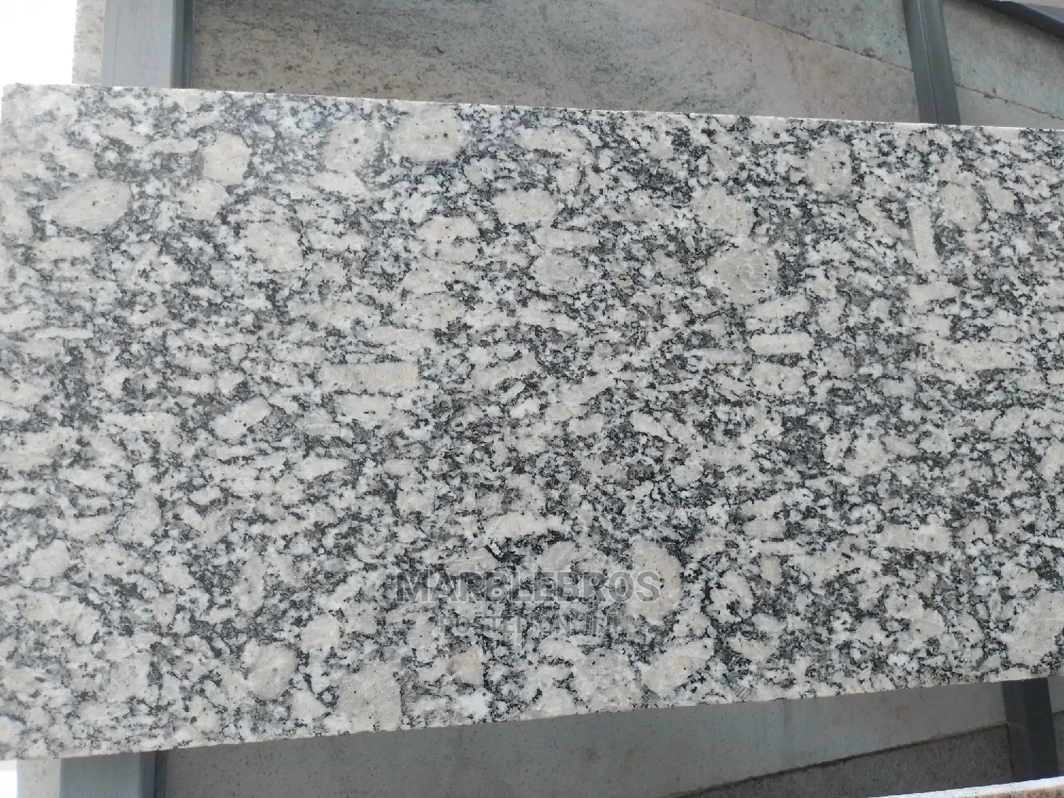 Tiger White Granite Stone