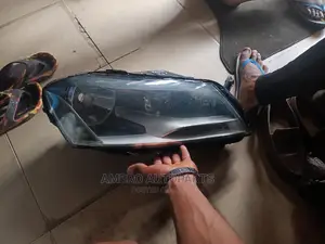 Head Lamp Volkswagen Passat TSI 2013