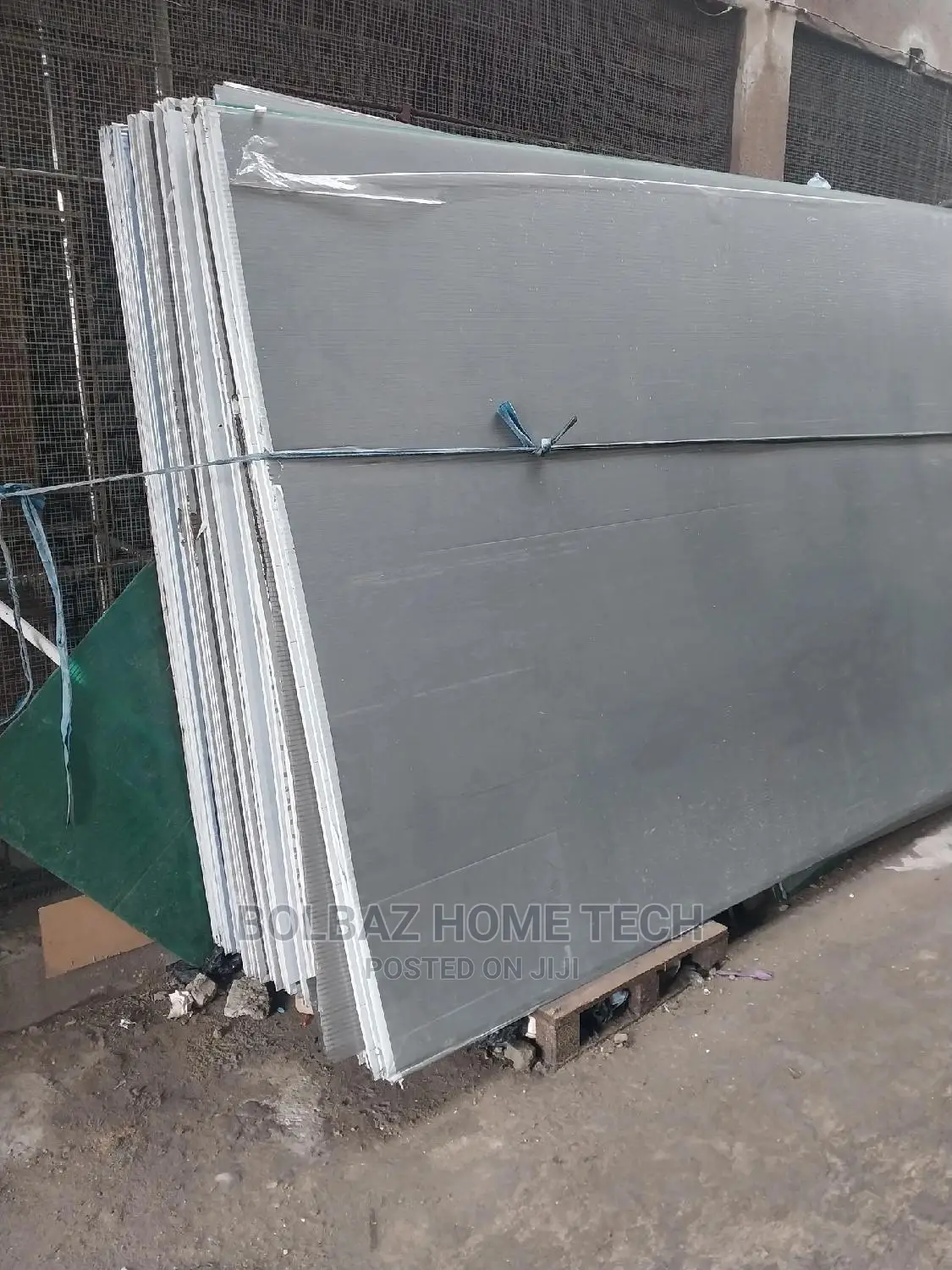 Dampalon; Polycarbonate
