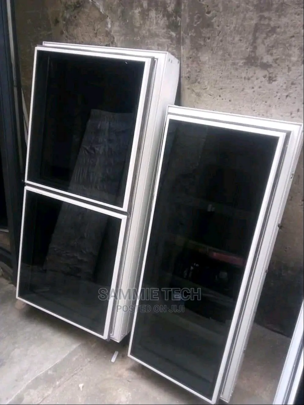 Aluminum Frameless Window in Any Color