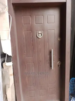 Israelis Door