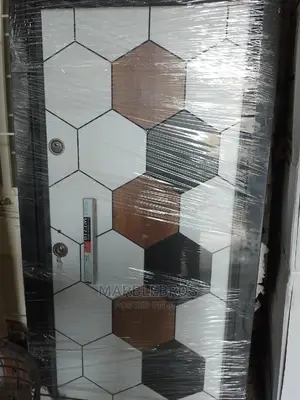 Israelis Door