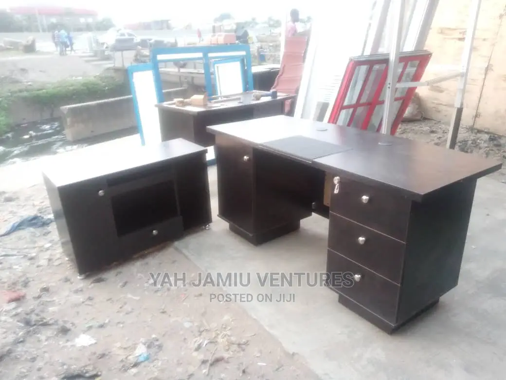 Executive With Extension