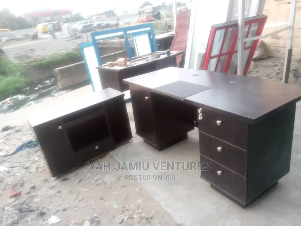 Executive With Extension
