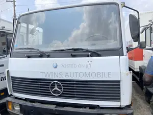 Mercedes-Benz 814 Pick Up 6 Cylinder