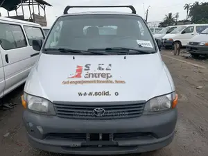 Toyota HiAce 2004 Silver