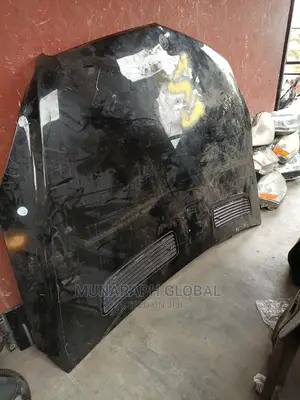 2013 Model Mercedes Benz R350 Bonnet.