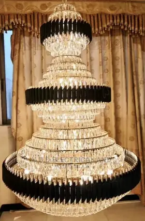 Crystal Chandelier By1200 Dubai Light Very Quality