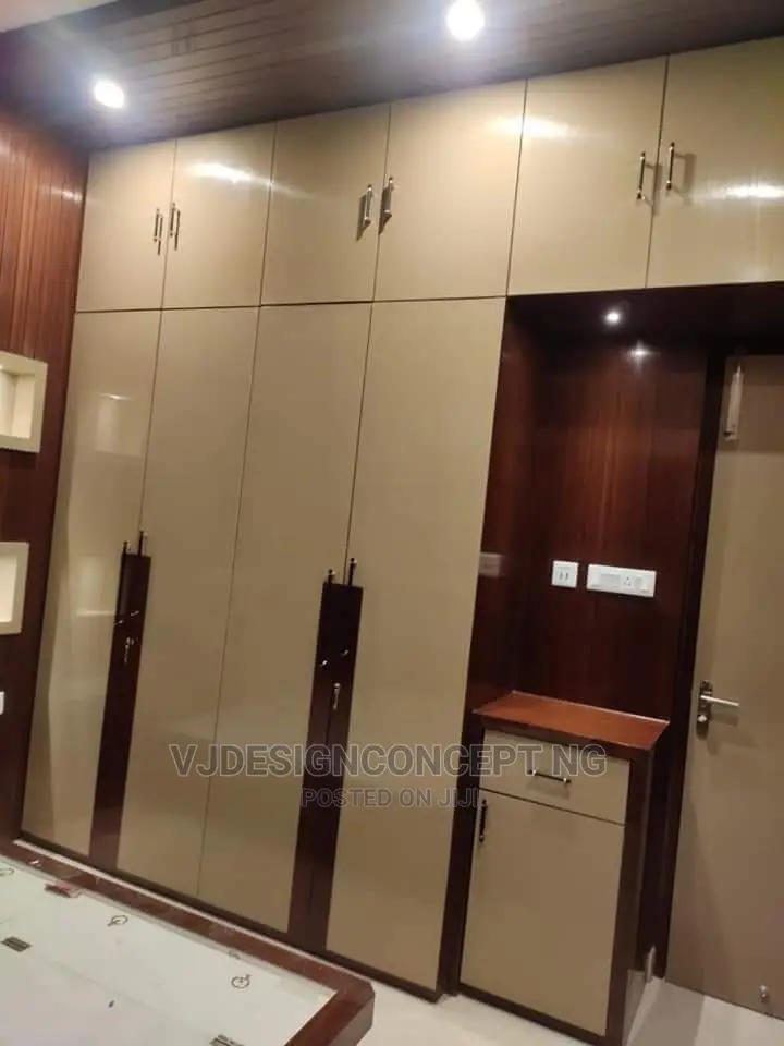 Wordrobe Closet