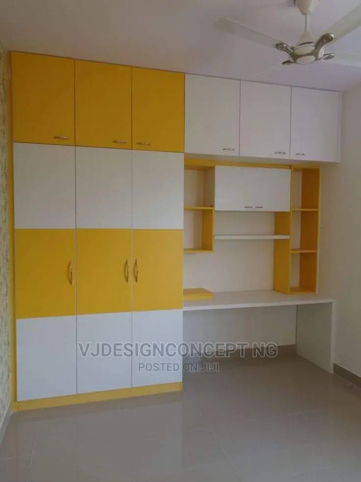 Wordrobe Closet