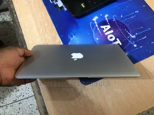 Laptop Apple MacBook Air 4GB Intel Core I5 SSD 128GB