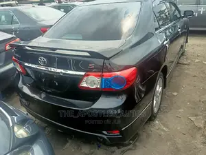 Toyota Corolla 2011 Black