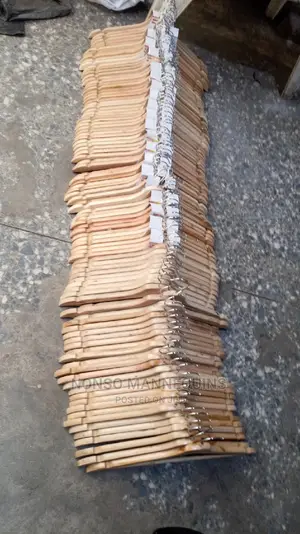 Smooth Finished Wooden Clothes Hangers