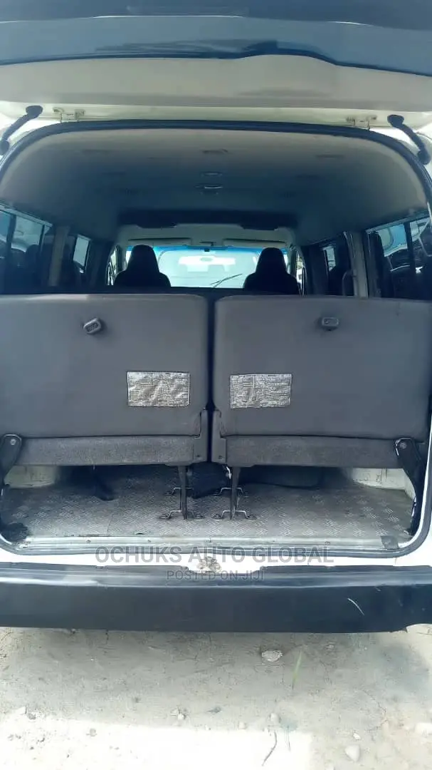 Toyota HiAce 2014 White