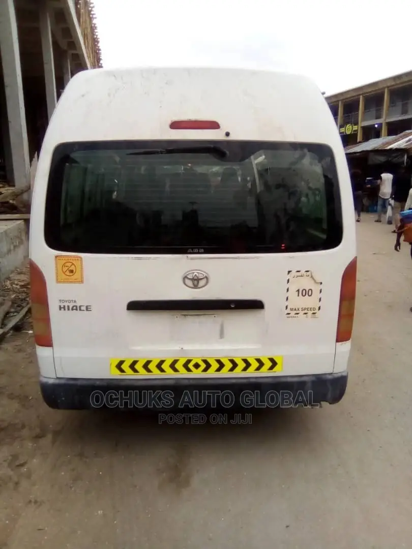 Toyota HiAce 2014 White