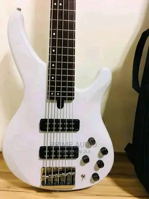 Original Yamaha TRBX 305 5 String Bass Guitar
