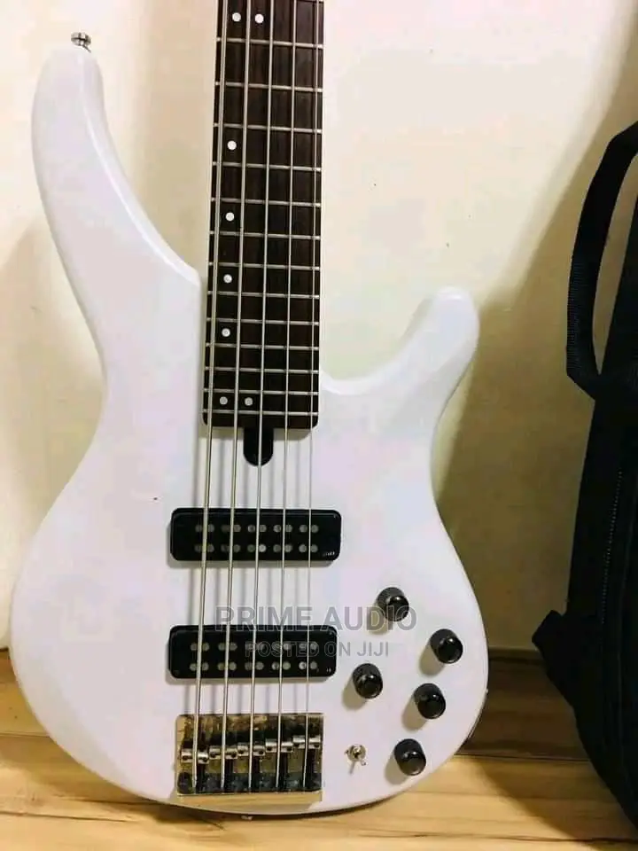 Original Yamaha TRBX 305 5 String Bass Guitar