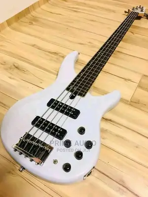 Original Yamaha TRBX 305 5 String Bass Guitar