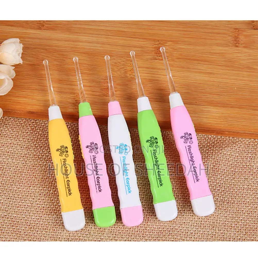 Flashlight Earpick Earwax Remover / Ear Wax Cleaner