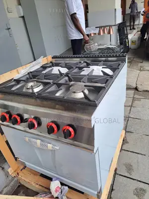 Commercial 4 Burner Gas With Oven