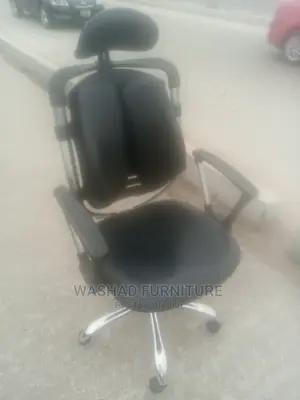 Kidney Chair