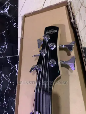 Ibanez GSR 205 Bk Five String Bass Guitar
