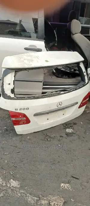 2013 Model Mercedes Benz B200 Tokunbo Boot.