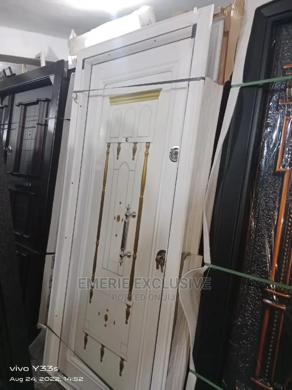 3ft Turkey v Gloss Room Door