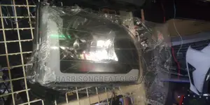 Yahoo Toyota Tacoma Head Lamp 2002 Model